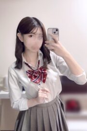 りな（JK上がりたて18歳）