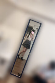8/31体験入店初日あいな（JK中退年齢18歳）