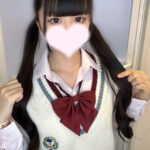 本物10代の美少女にエッチな衣装を着てもらう