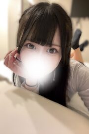 みう（JK中退年齢18歳）