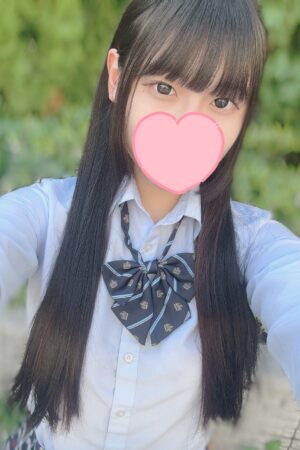 8/24体験入店初日ななこ（JK中退年齢18歳）