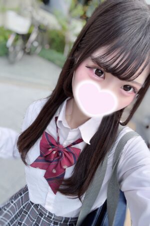まな（JK上がりたて18歳）