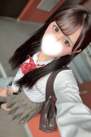 かりん（JK上がりたて18歳）