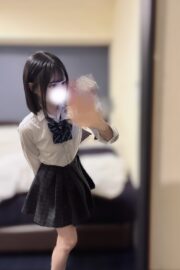 かりん(JK中退年齢18歳)