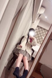 るり(JK中退年齢18歳)