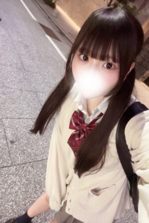 るり（JK中退年齢18歳）