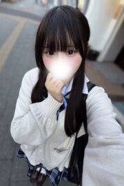 るり（JK中退年齢18歳）