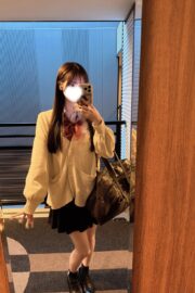 ゆも(JK中退年齢18歳)