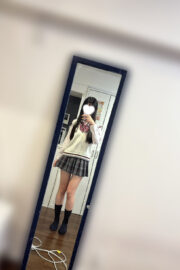 12/23体験入店初日あいな（JK中退年齢18歳）