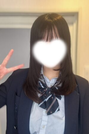 2/19体験入店初日みなと（JK中退年齢18歳）