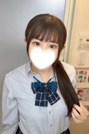 2008年生まれ・10/12体験入店初日みや（JK中退年齢18歳）